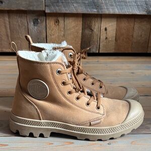 Palladium Pampa Hi Zip size US 8